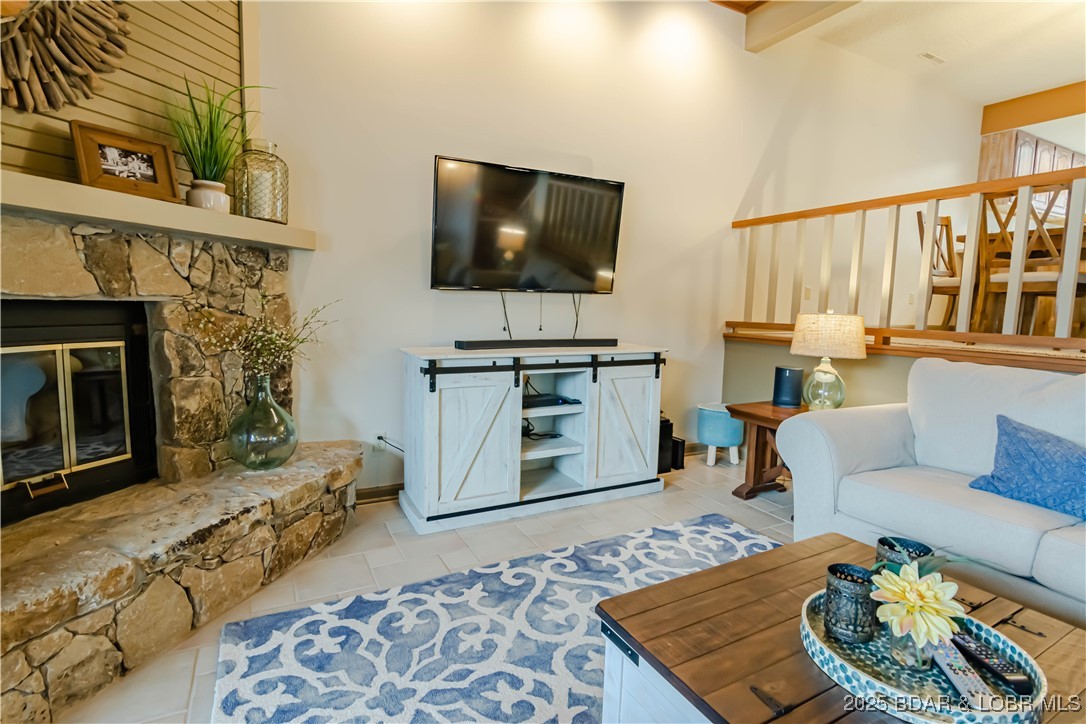 Osage Beach, Missouri 65065, United States, 3 Bedrooms Bedrooms, ,3 BathroomsBathrooms,Residential,Contingent,4186