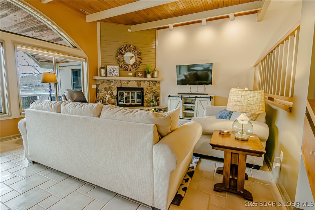 Osage Beach, Missouri 65065, United States, 3 Bedrooms Bedrooms, ,3 BathroomsBathrooms,Residential,Contingent,4186