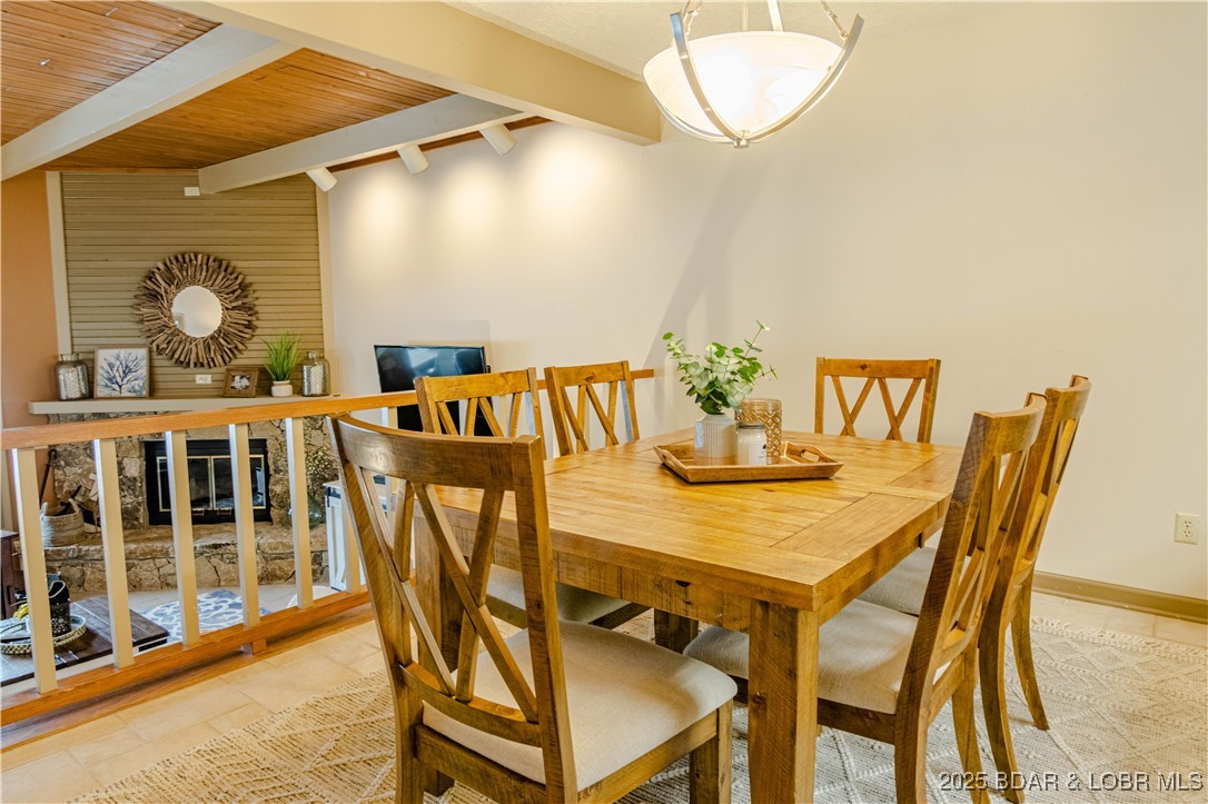 Osage Beach, Missouri 65065, United States, 3 Bedrooms Bedrooms, ,3 BathroomsBathrooms,Residential,Contingent,4186