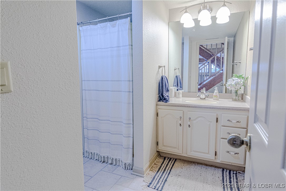 Osage Beach, Missouri 65065, United States, 3 Bedrooms Bedrooms, ,3 BathroomsBathrooms,Residential,Contingent,4186