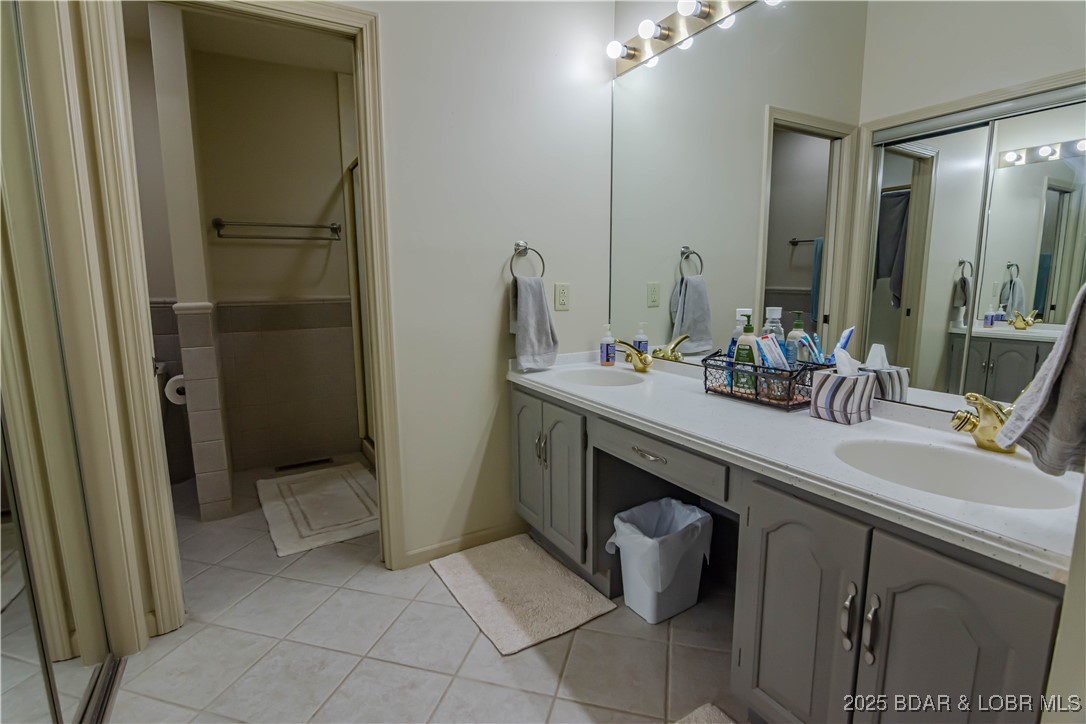 Osage Beach, Missouri 65065, United States, 3 Bedrooms Bedrooms, ,3 BathroomsBathrooms,Residential,Contingent,4186