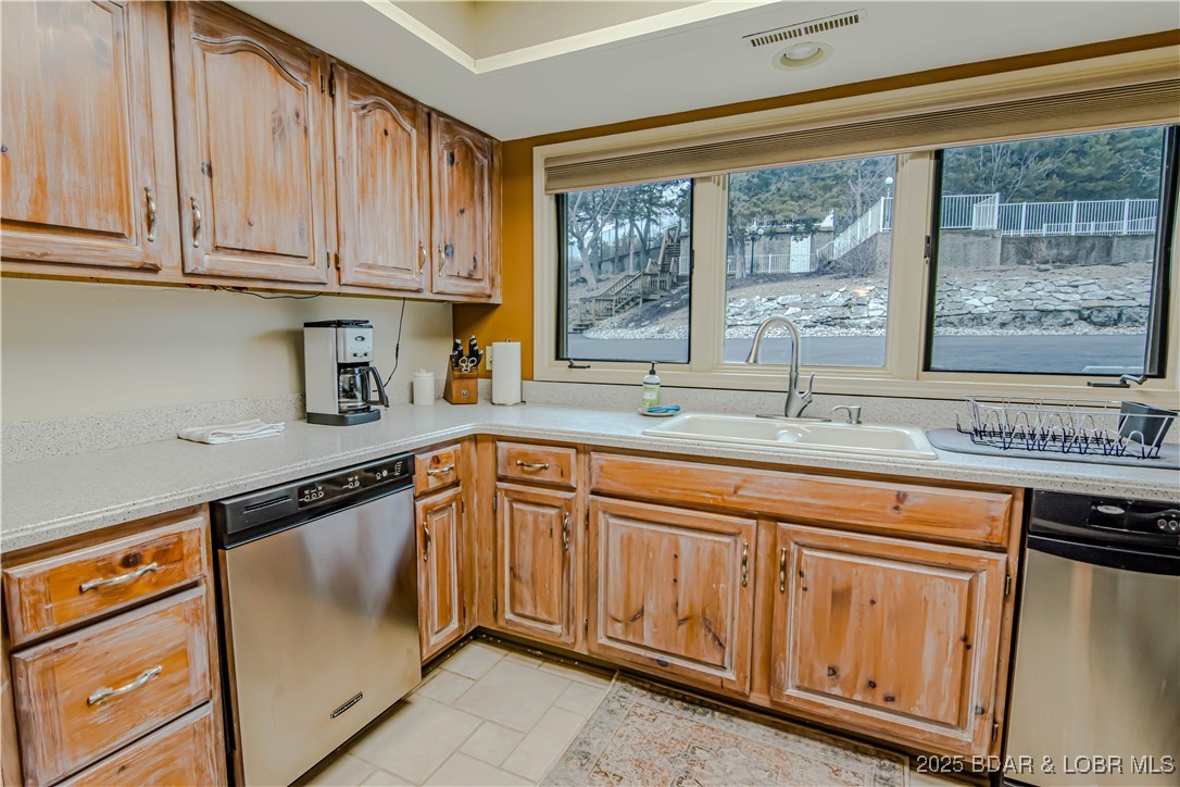 Osage Beach, Missouri 65065, United States, 3 Bedrooms Bedrooms, ,3 BathroomsBathrooms,Residential,Contingent,4186