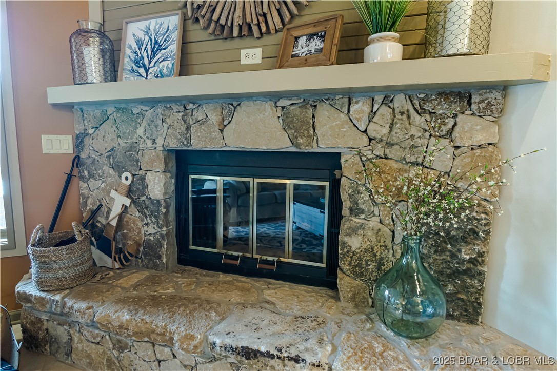 Osage Beach, Missouri 65065, United States, 3 Bedrooms Bedrooms, ,3 BathroomsBathrooms,Residential,Contingent,4186