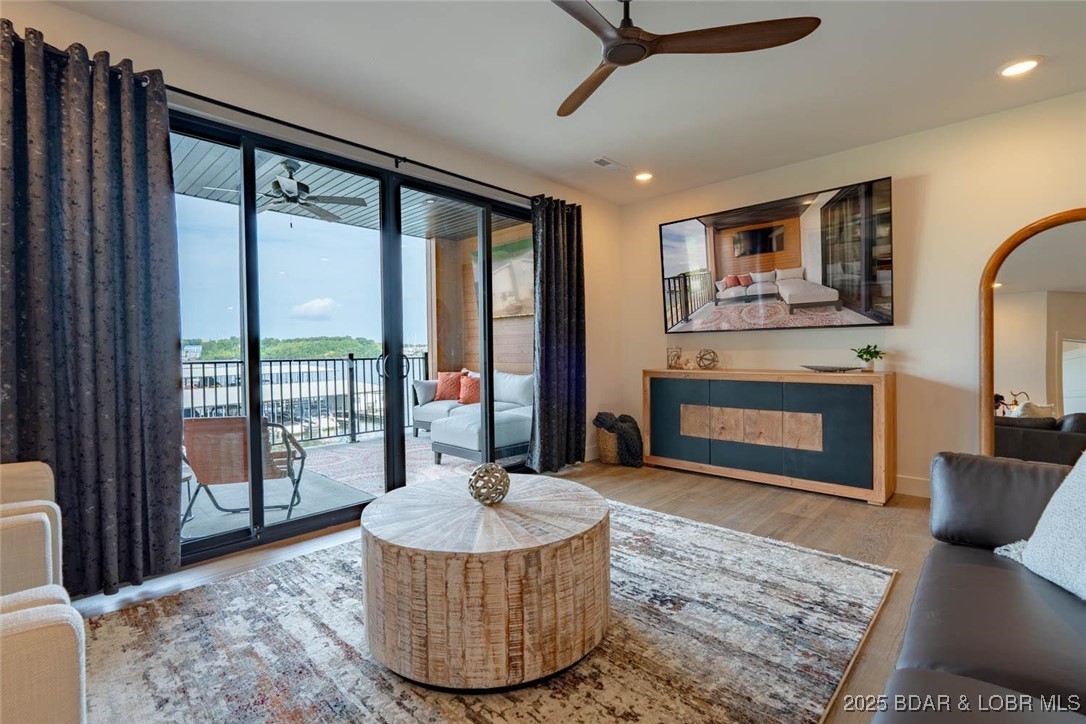 Robins at the Waters Edge Condominium - Residential