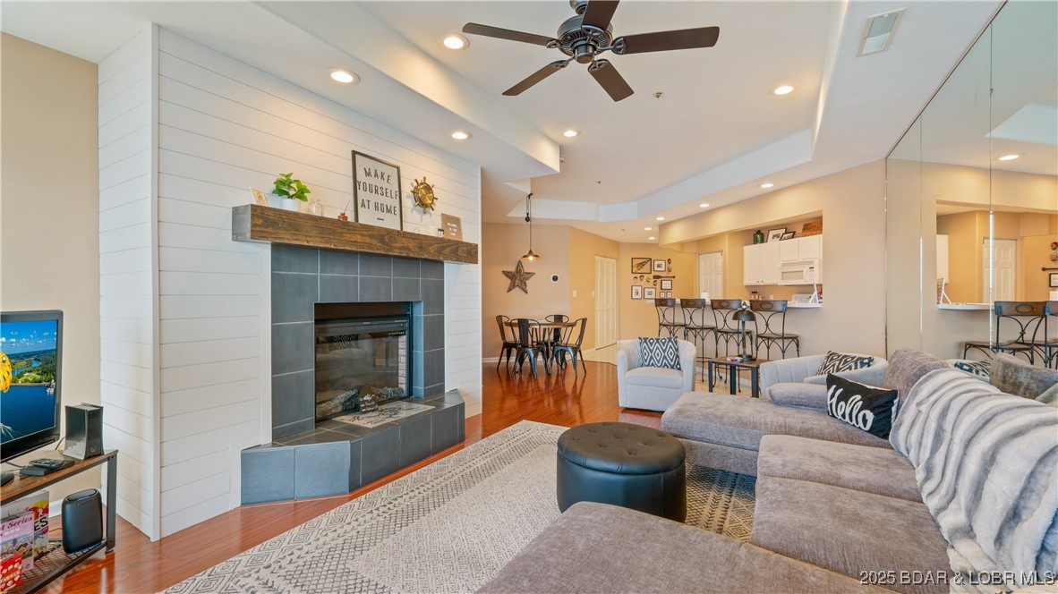 Emerald Bay Condominium - Residential