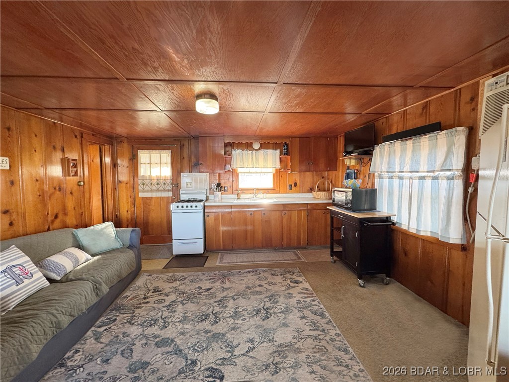 Vacation Hid-A-Way 2 - Residential