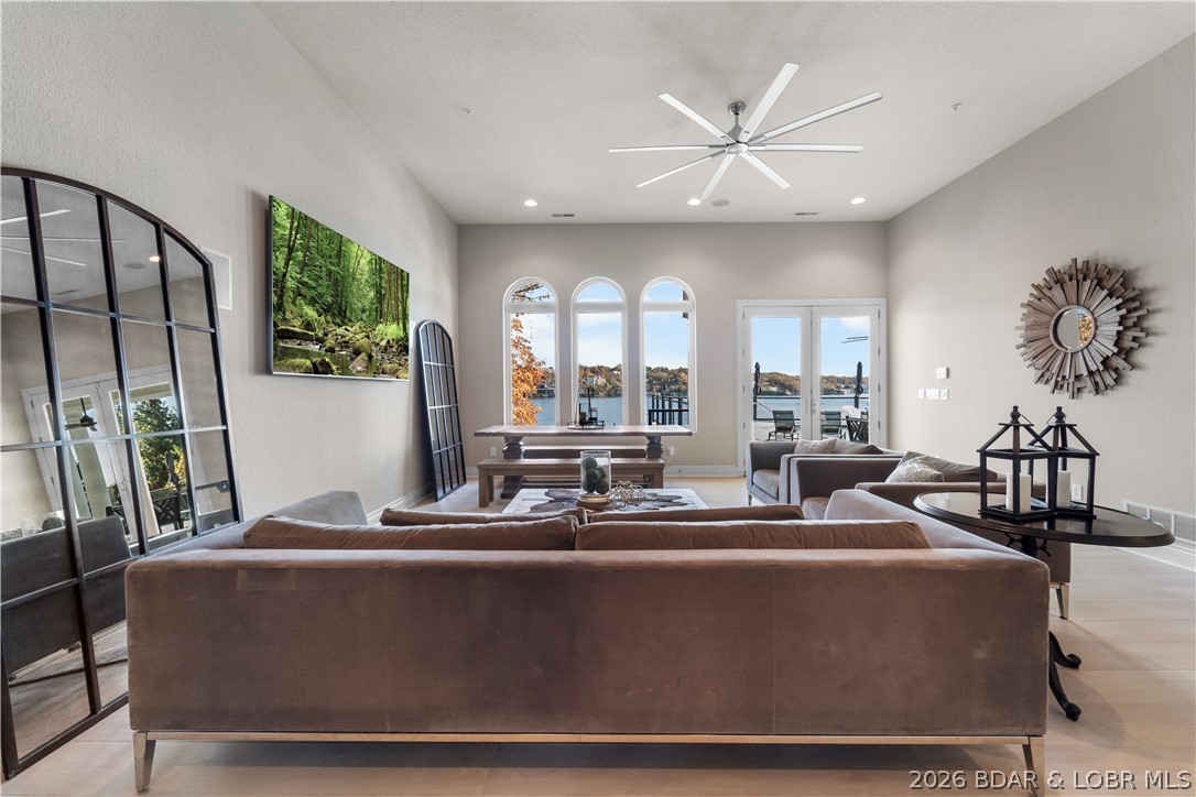 La Riva Est - Residential