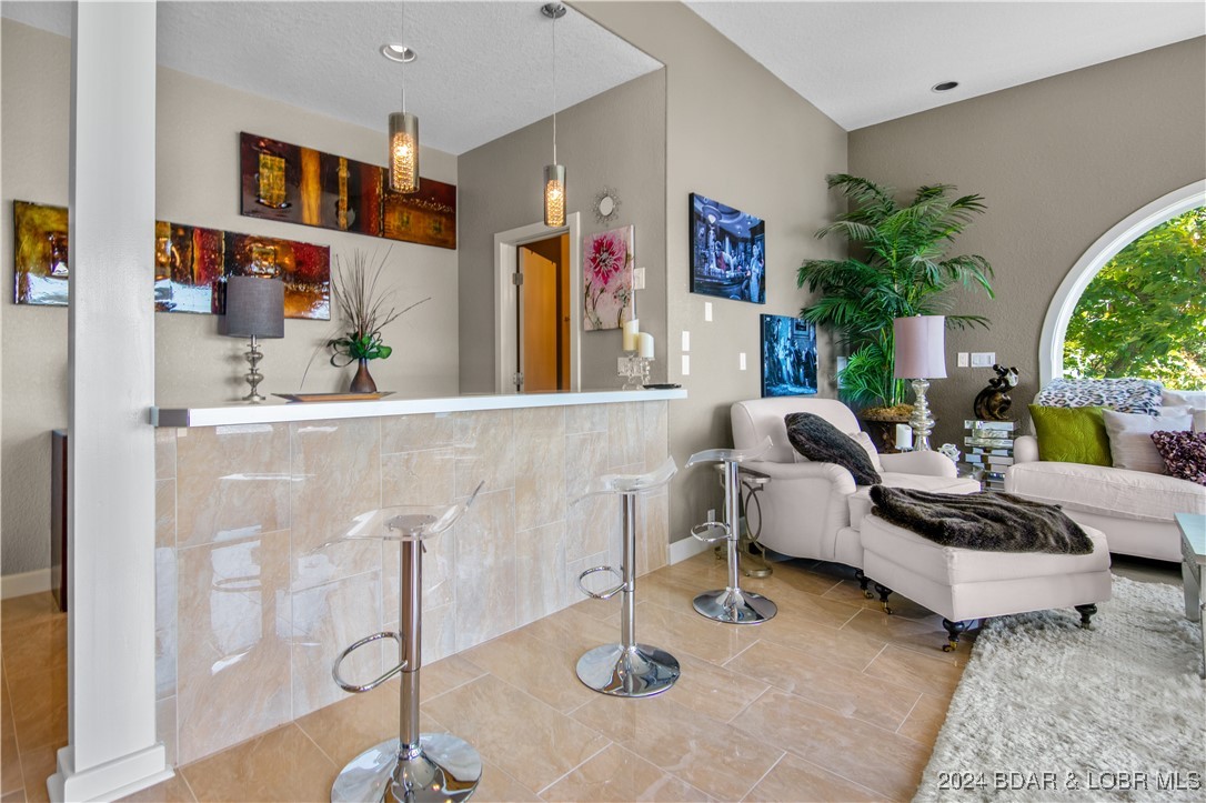 Lake Ozark, Missouri 65049, United States, 5 Bedrooms Bedrooms, ,5 BathroomsBathrooms,Residential,Contingent,39273