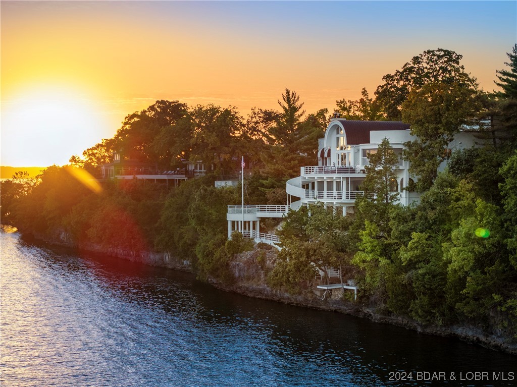 Lake Ozark, Missouri 65049, United States, 5 Bedrooms Bedrooms, ,5 BathroomsBathrooms,Residential,Contingent,39273