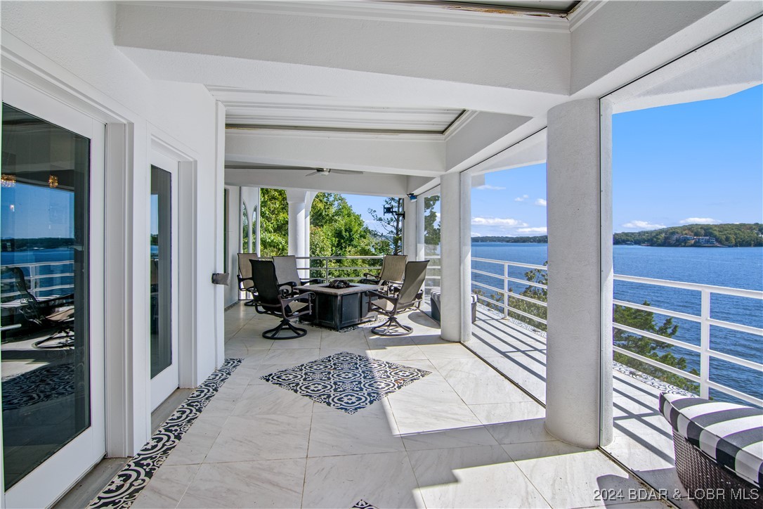 Lake Ozark, Missouri 65049, United States, 5 Bedrooms Bedrooms, ,5 BathroomsBathrooms,Residential,Contingent,39273