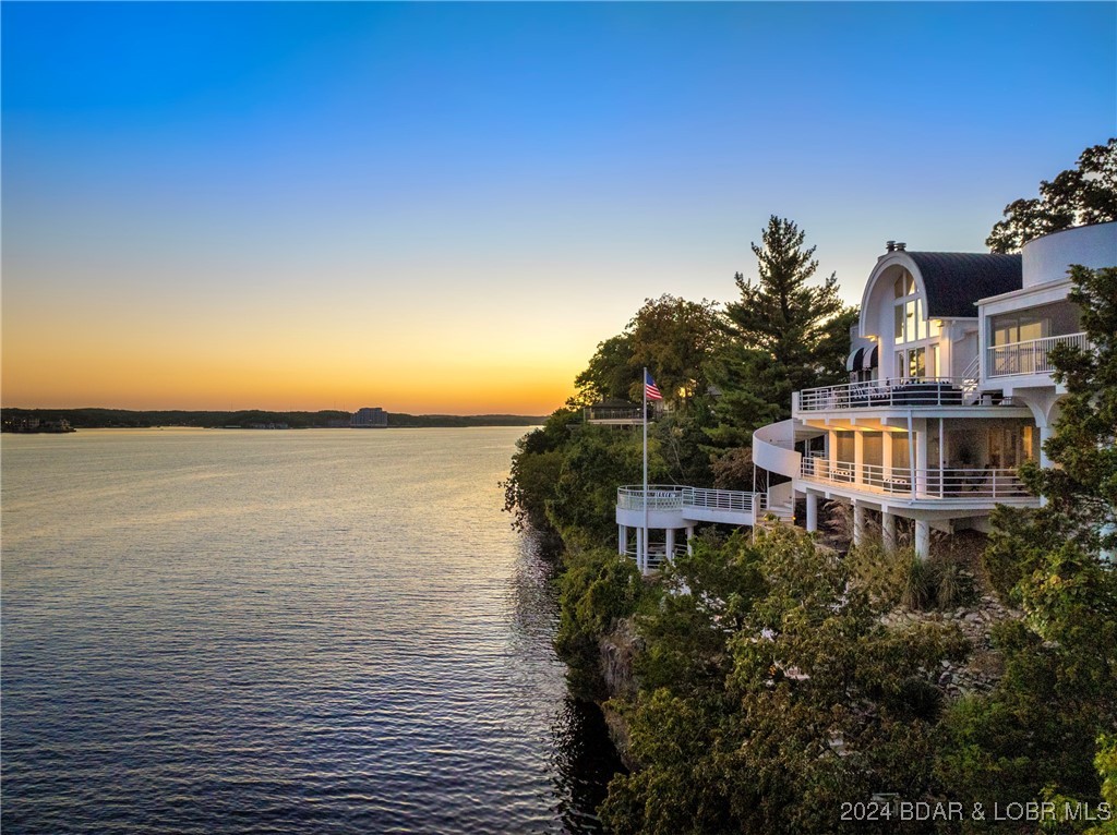 Lake Ozark, Missouri 65049, United States, 5 Bedrooms Bedrooms, ,5 BathroomsBathrooms,Residential,Contingent,39273