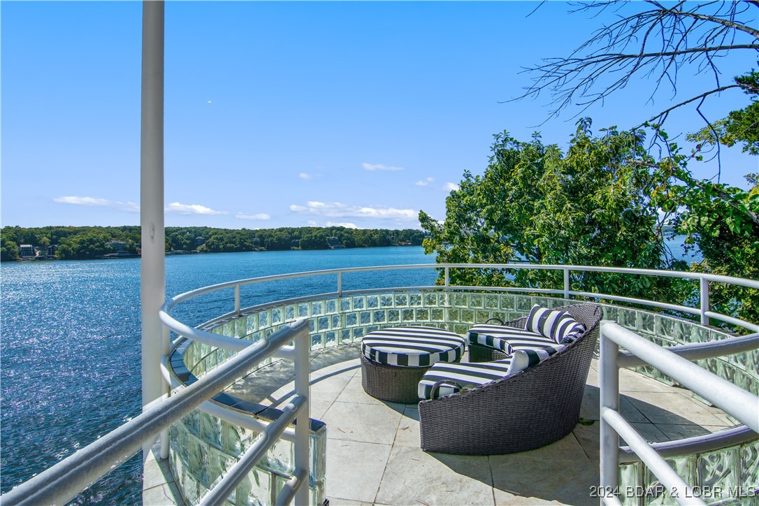 Lake Ozark, Missouri 65049, United States, 5 Bedrooms Bedrooms, ,5 BathroomsBathrooms,Residential,Contingent,39273