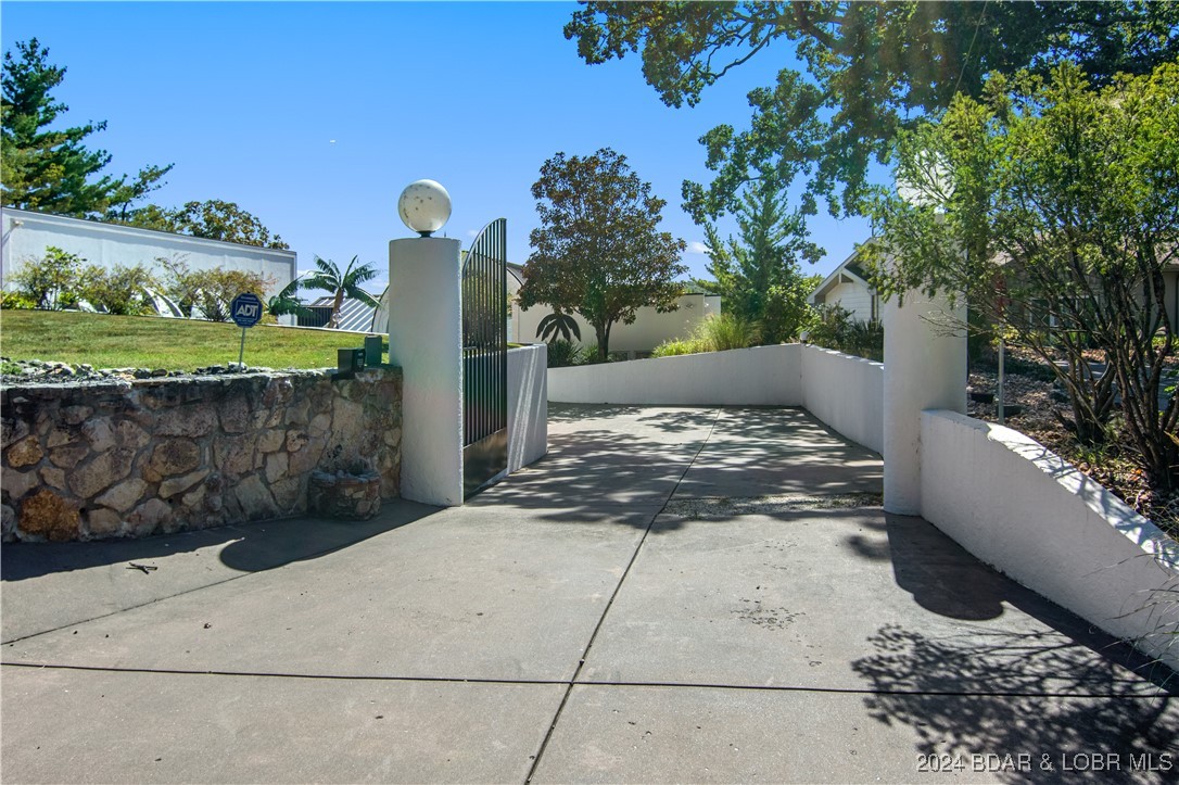 Lake Ozark, Missouri 65049, United States, 5 Bedrooms Bedrooms, ,5 BathroomsBathrooms,Residential,Contingent,39273