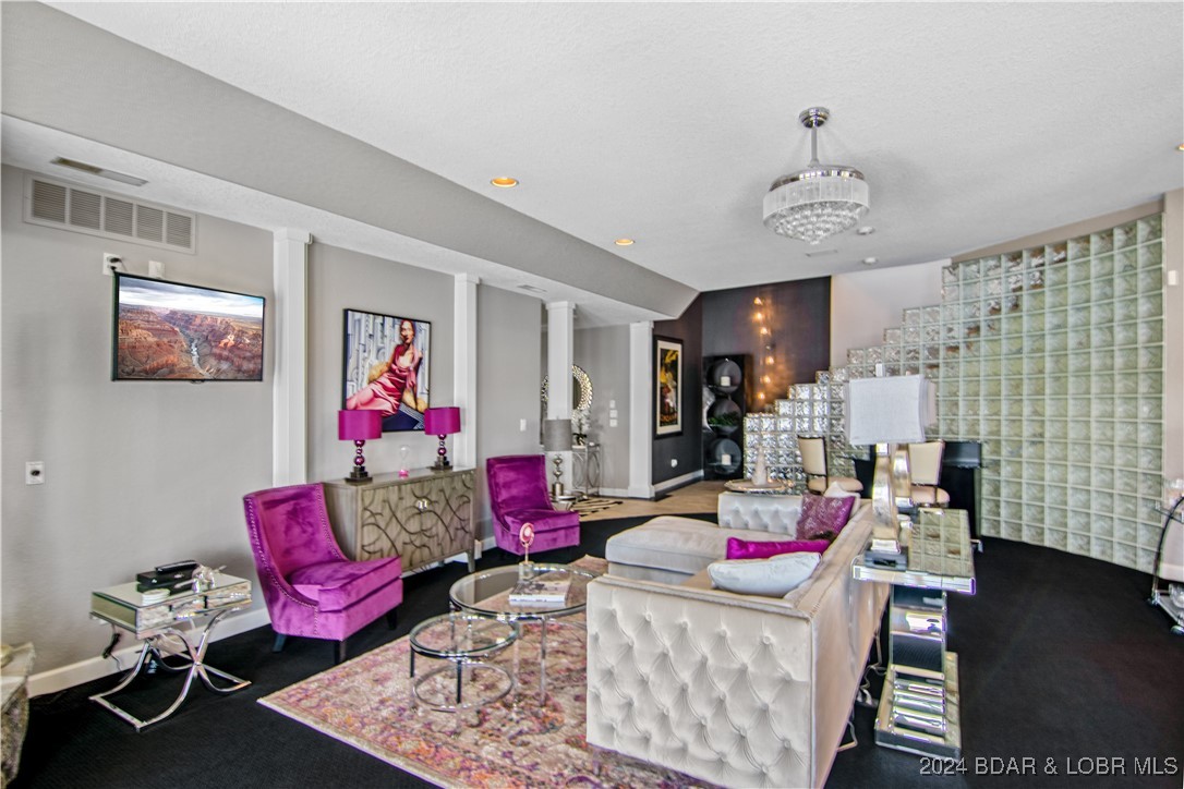 Lake Ozark, Missouri 65049, United States, 5 Bedrooms Bedrooms, ,5 BathroomsBathrooms,Residential,Contingent,39273