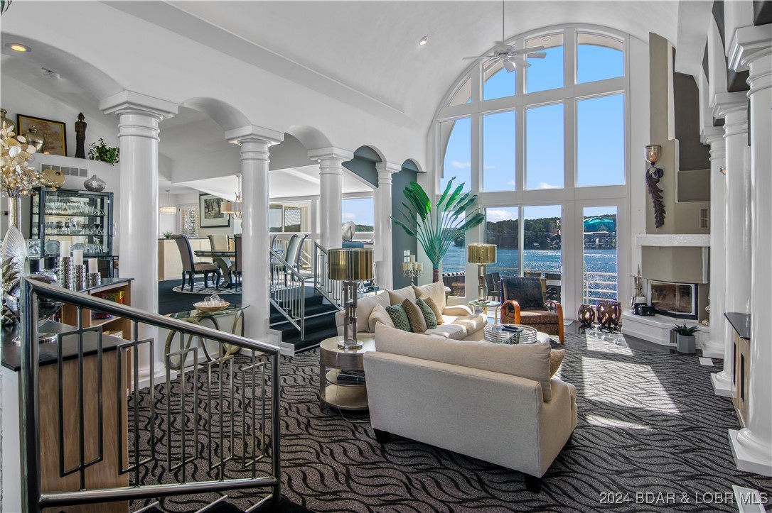 Lake Ozark, Missouri 65049, United States, 5 Bedrooms Bedrooms, ,5 BathroomsBathrooms,Residential,Contingent,39273