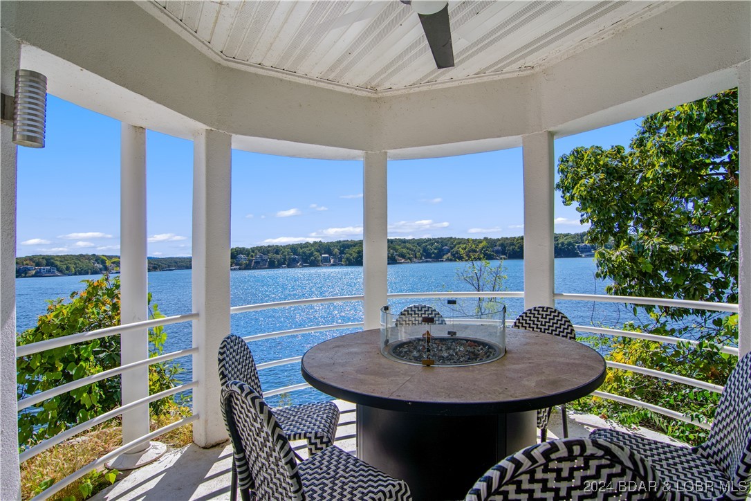 Lake Ozark, Missouri 65049, United States, 5 Bedrooms Bedrooms, ,5 BathroomsBathrooms,Residential,Contingent,39273