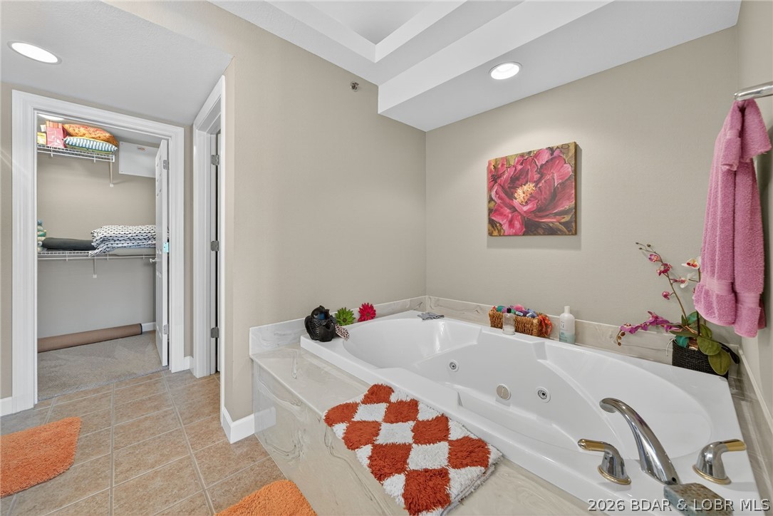 Lighthouse Pointe Condominium - Residential