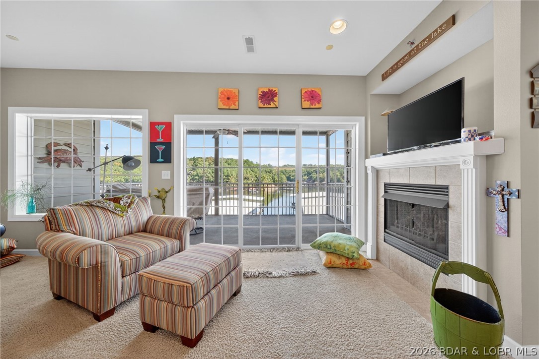 Lighthouse Pointe Condominium - Residential