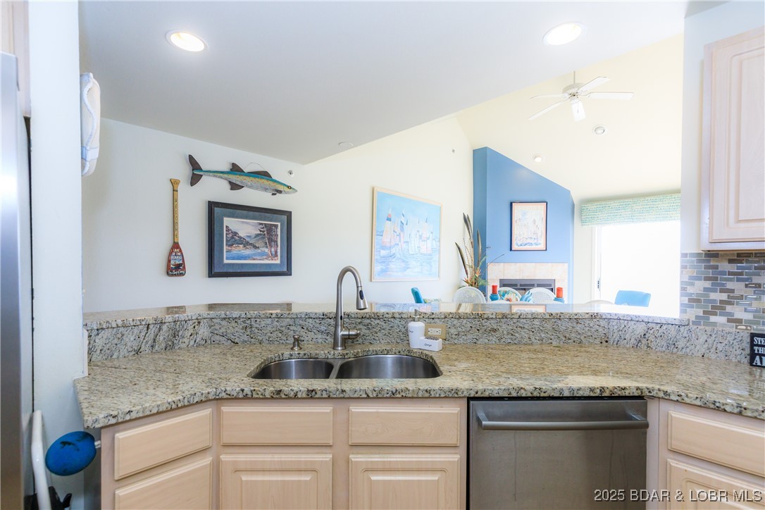 Park Place On The Lake - Residential