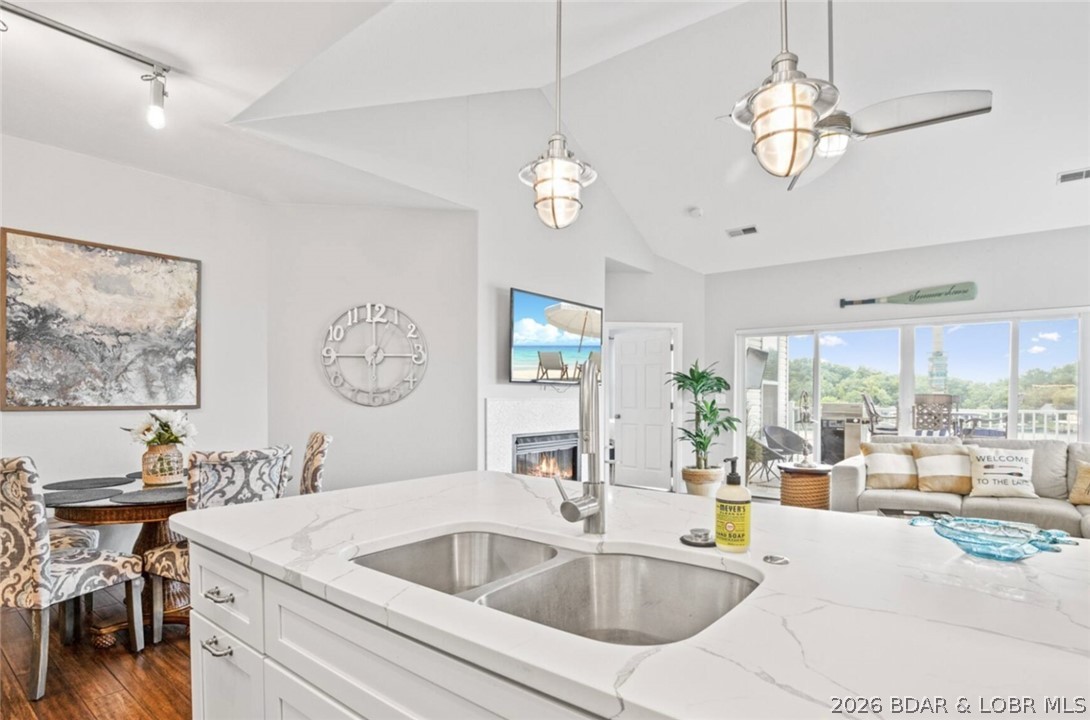 Newport Condominium - Residential