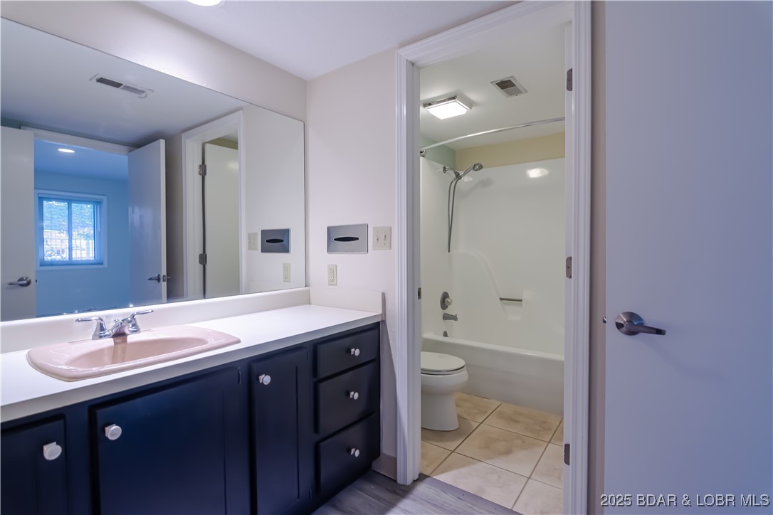 Osage Beach, Missouri 65065, United States, 2 Bedrooms Bedrooms, ,2 BathroomsBathrooms,Residential,Active,23328