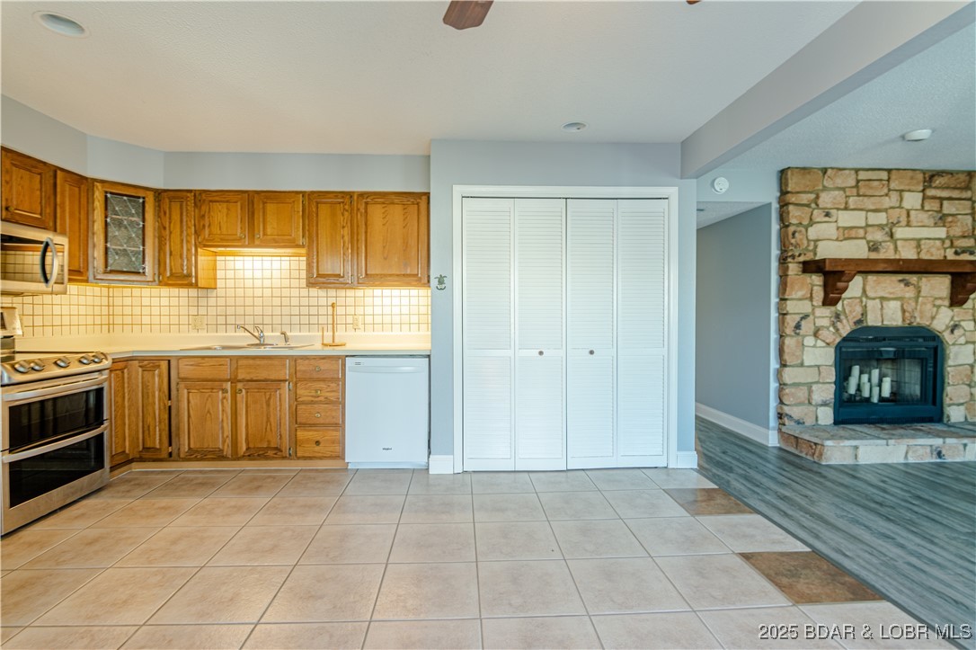 Osage Beach, Missouri 65065, United States, 2 Bedrooms Bedrooms, ,2 BathroomsBathrooms,Residential,Active,23328