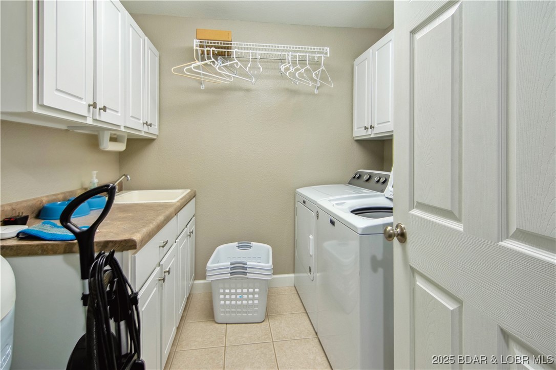 Lake Ozark, Missouri 65049, United States, 3 Bedrooms Bedrooms, ,3 BathroomsBathrooms,Residential,Active,157947