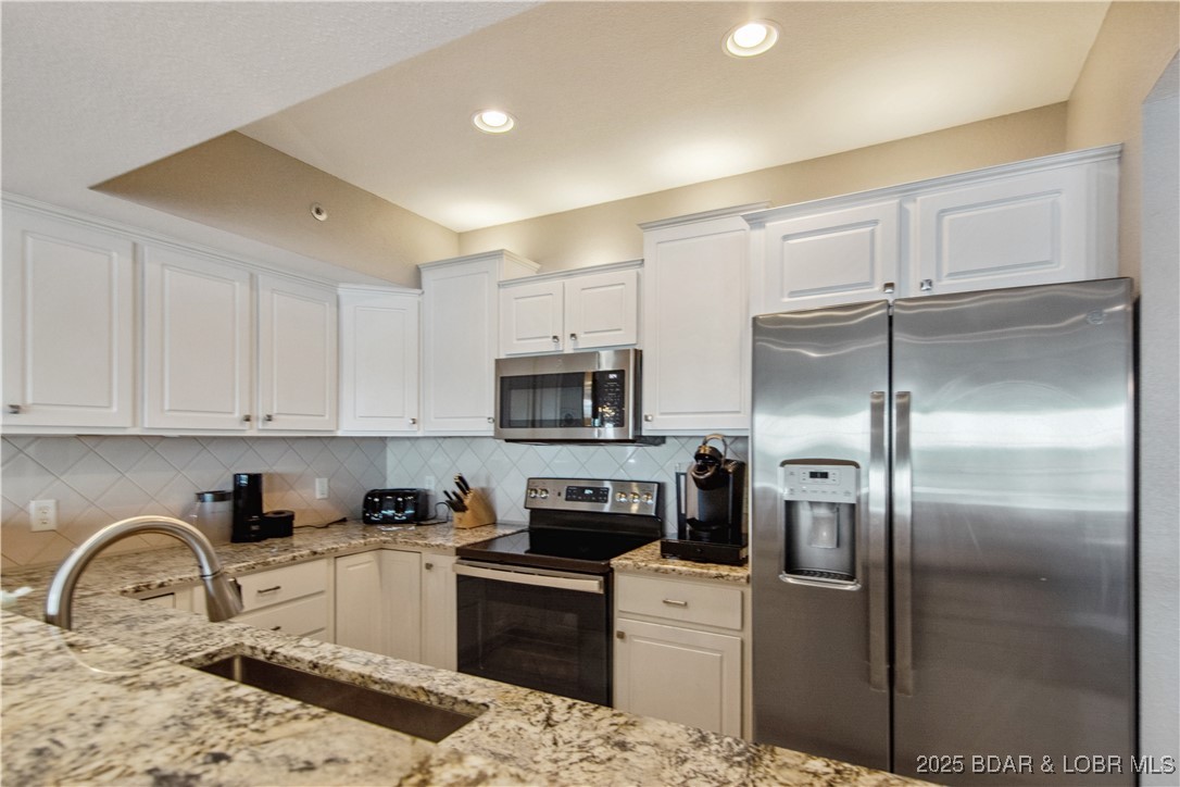 Lake Ozark, Missouri 65049, United States, 3 Bedrooms Bedrooms, ,3 BathroomsBathrooms,Residential,Active,157947