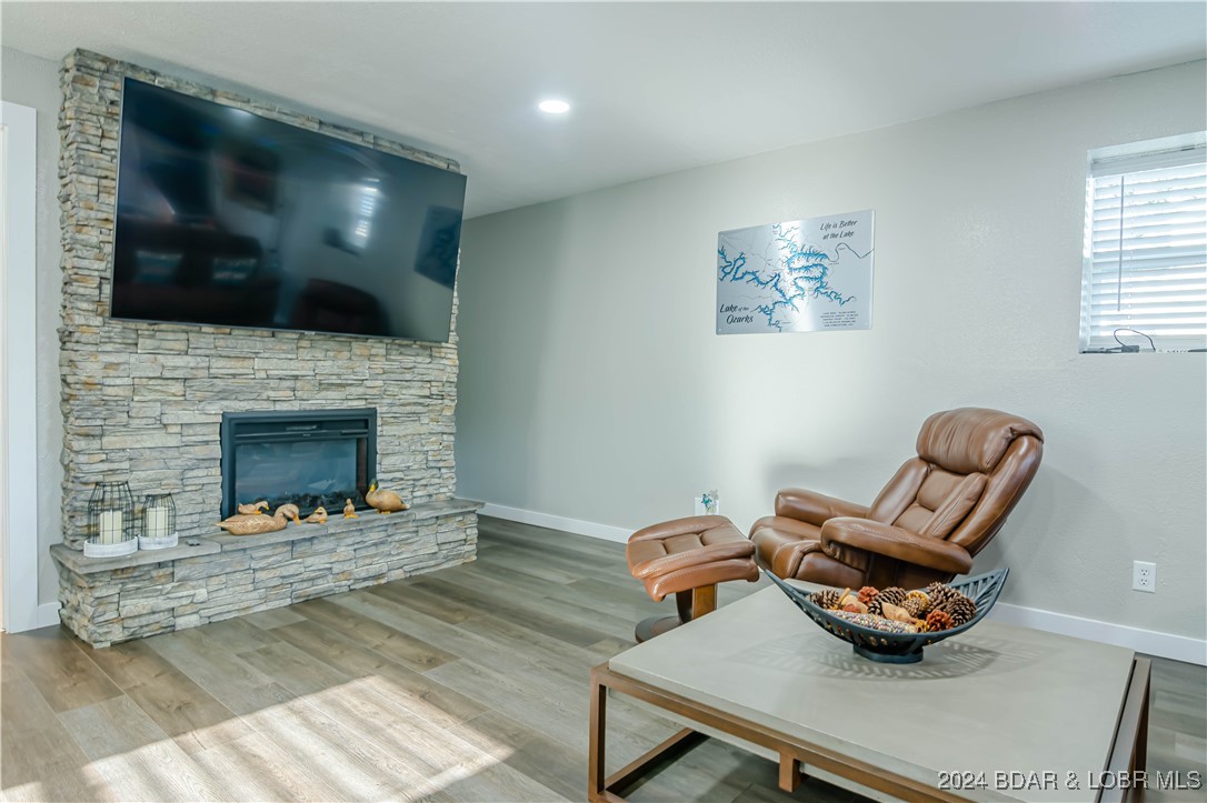 Rocky Mount, Missouri 65072, United States, 4 Bedrooms Bedrooms, ,2 BathroomsBathrooms,Residential,Contingent,41075