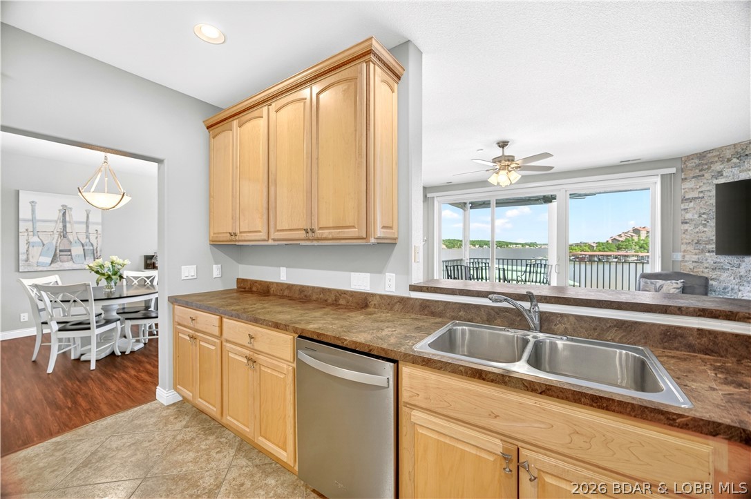 CapeRoyale At Ski Harbor Condo - Residential