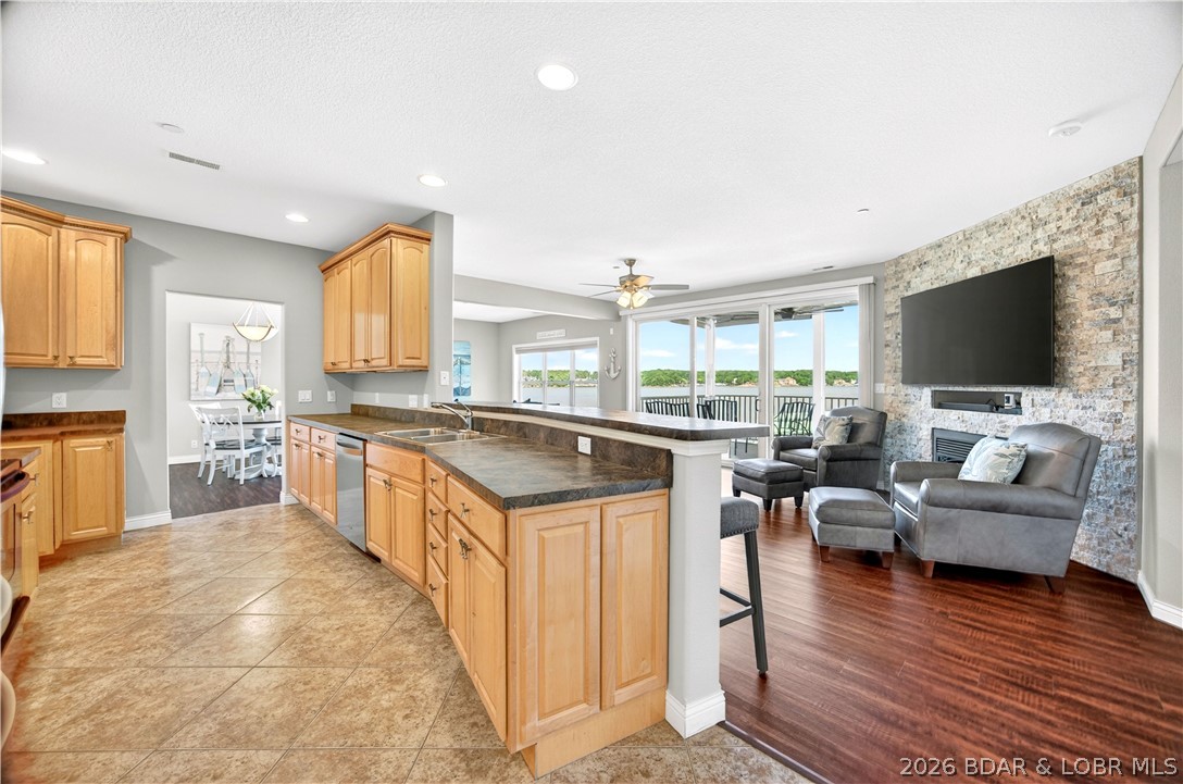 CapeRoyale At Ski Harbor Condo - Residential