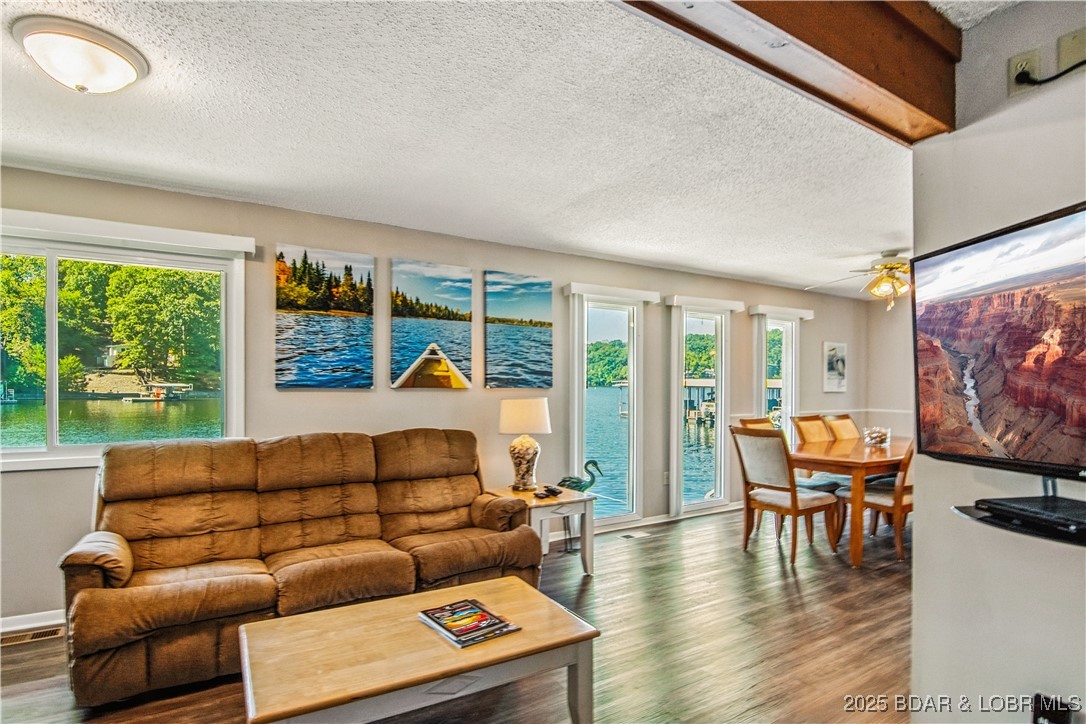 Lake Ozark, Missouri 65049, United States, 5 Bedrooms Bedrooms, ,3 BathroomsBathrooms,Residential,Active,213396