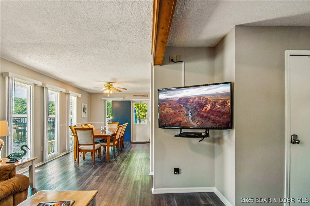 Lake Ozark, Missouri 65049, United States, 5 Bedrooms Bedrooms, ,3 BathroomsBathrooms,Residential,Active,213396