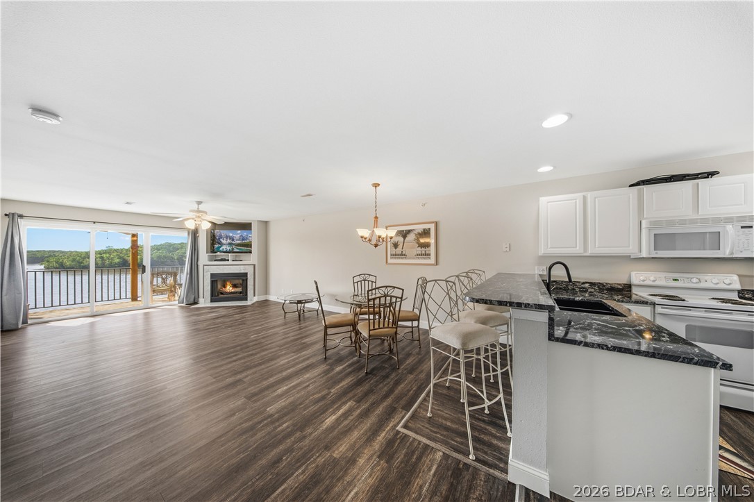 Park Place On The Lake - Residential