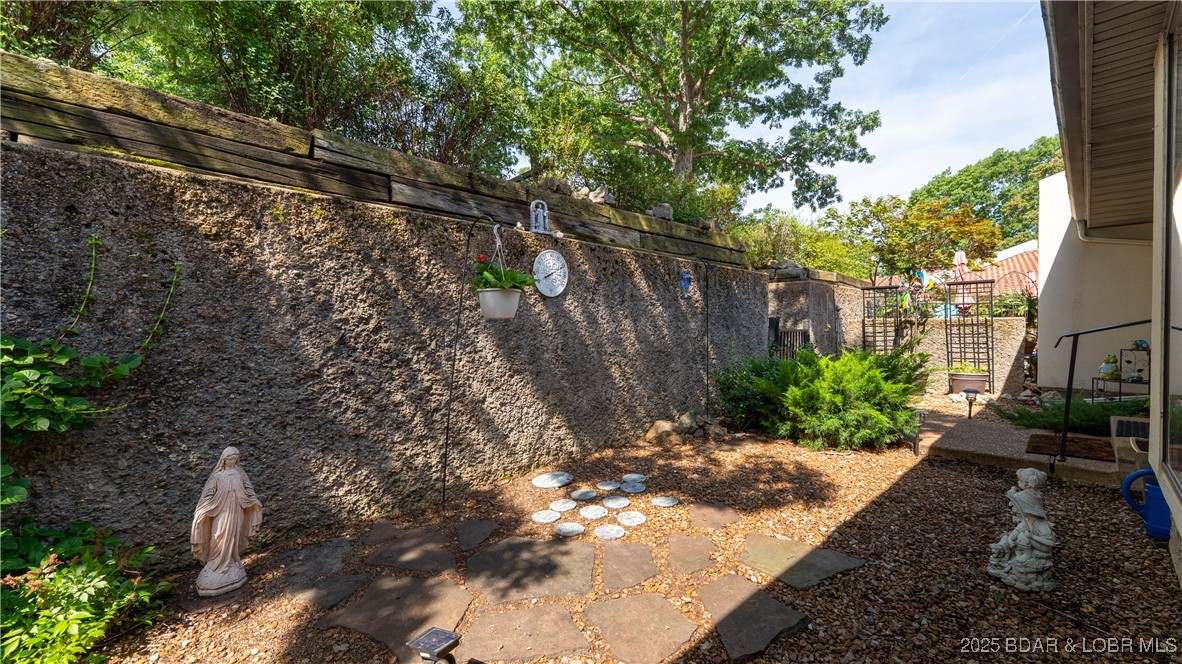 Lake Ozark, Missouri 65049, United States, 3 Bedrooms Bedrooms, ,2 BathroomsBathrooms,Residential,Active,163594