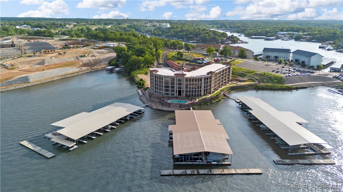 The Hamptons Condominium - Residential