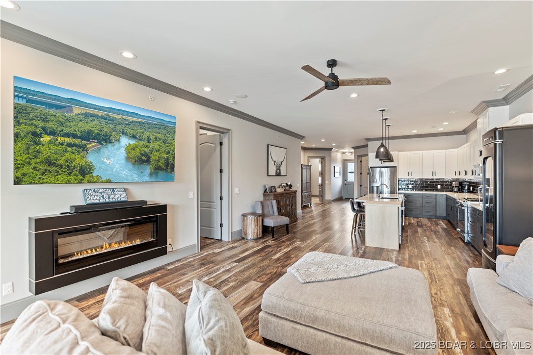 The Hamptons Condominium - Residential