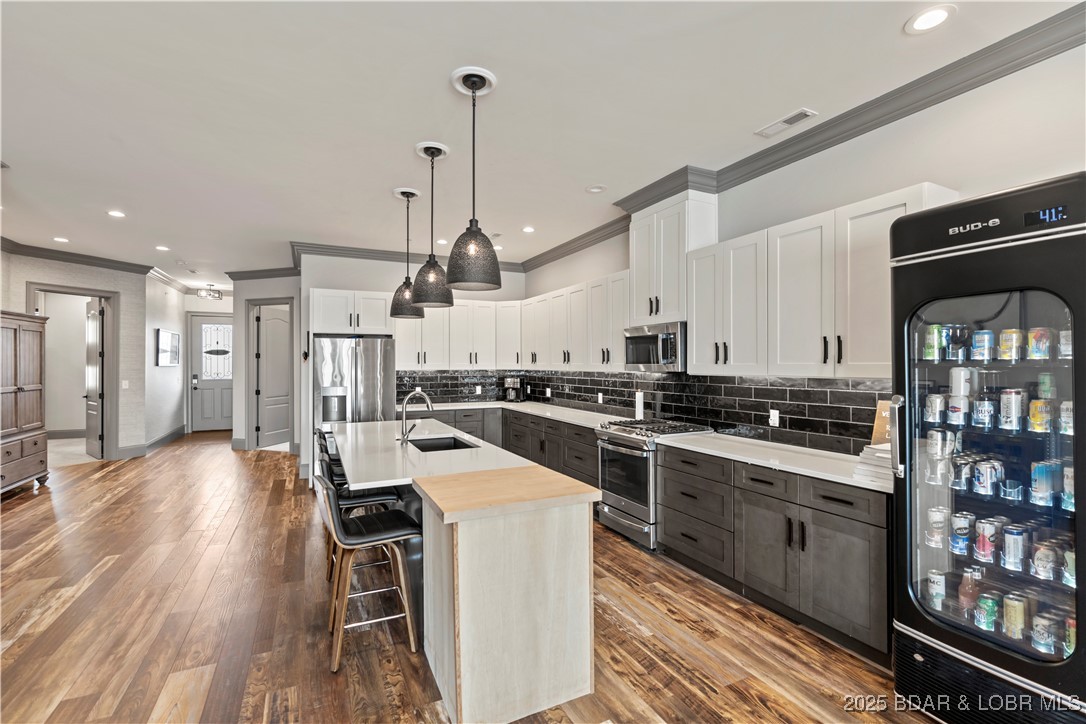 The Hamptons Condominium - Residential