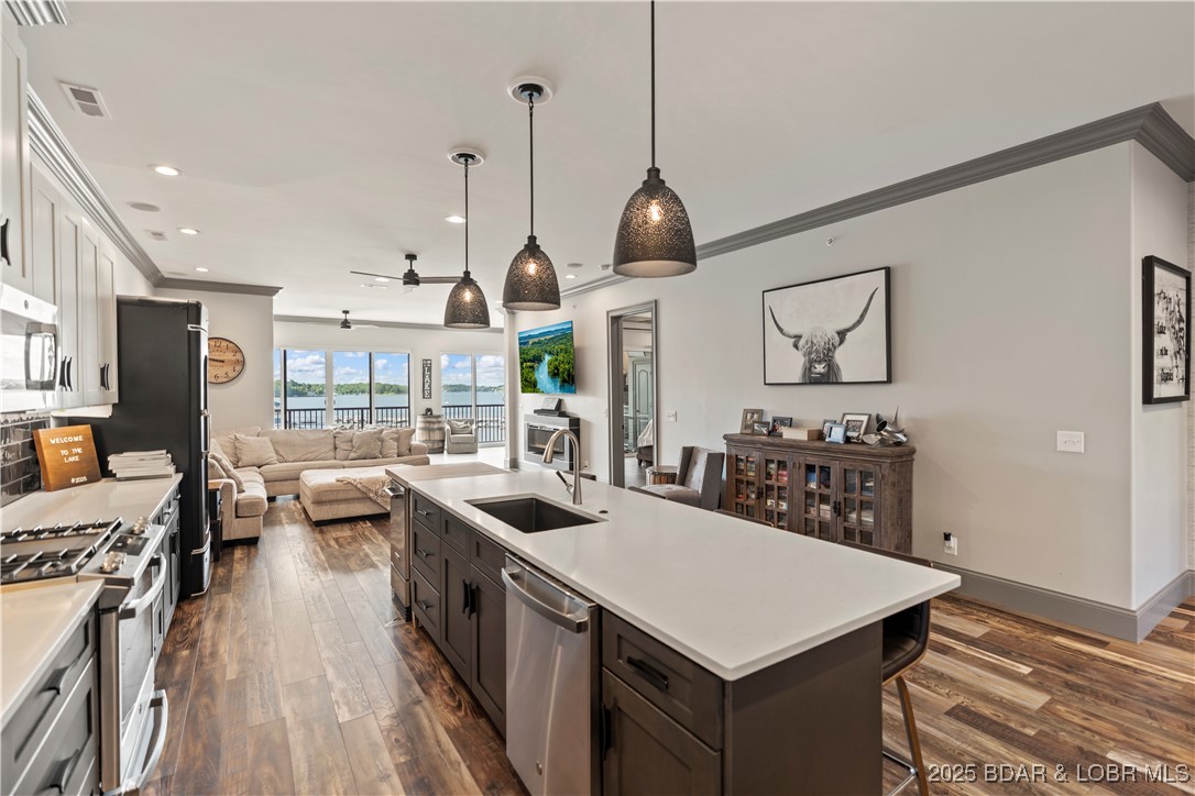 The Hamptons Condominium - Residential