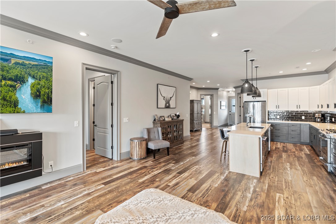 The Hamptons Condominium - Residential