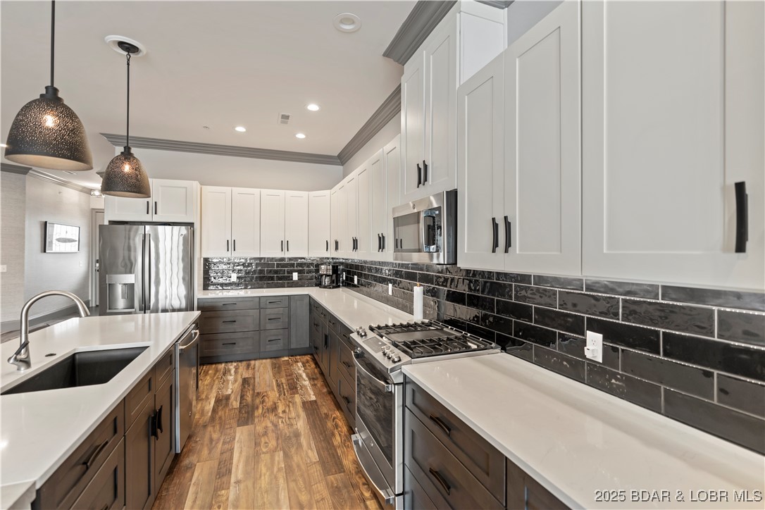 The Hamptons Condominium - Residential