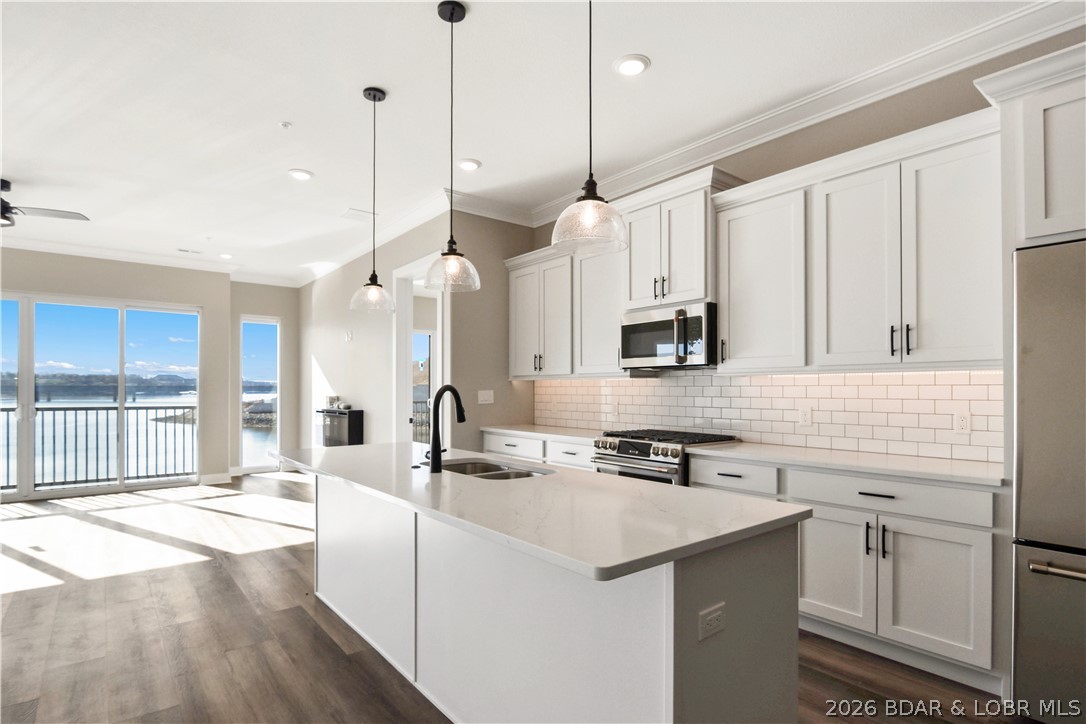 The Hamptons Condominium - Residential