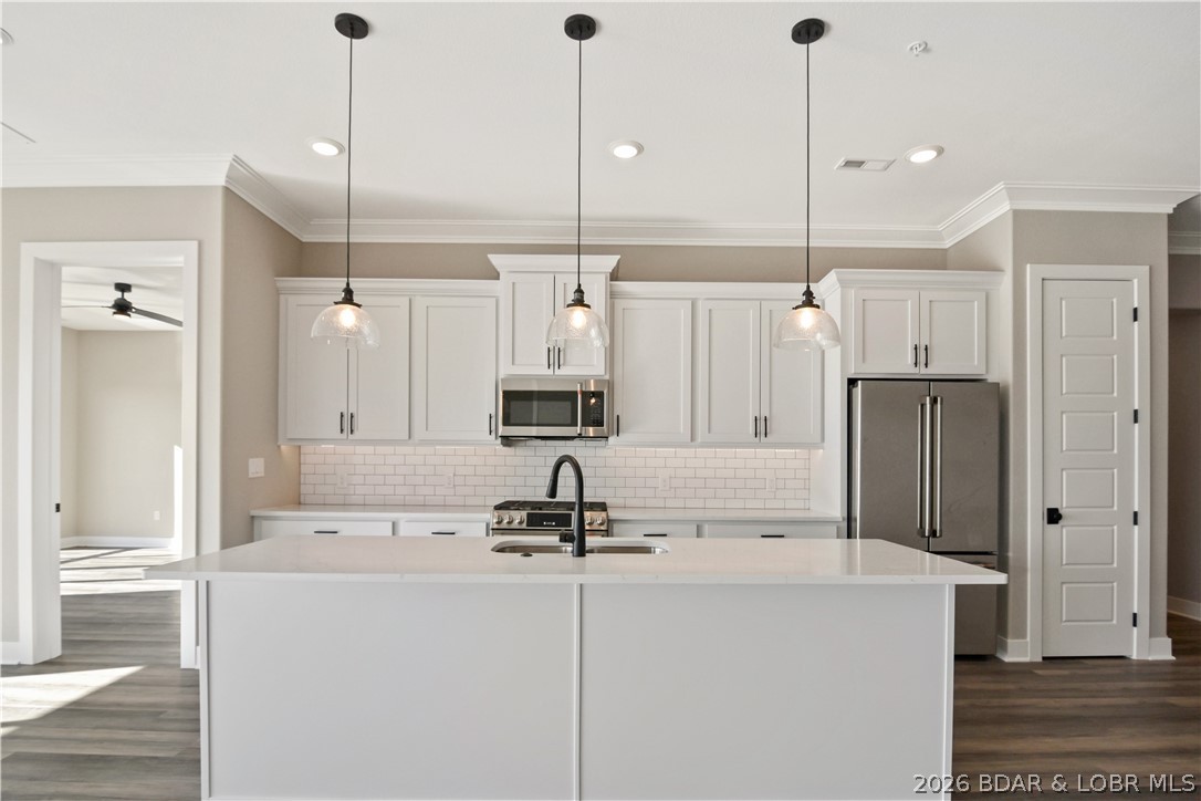 The Hamptons Condominium - Residential