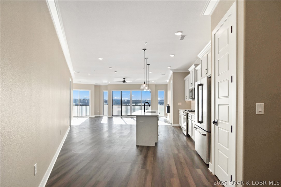 The Hamptons Condominium - Residential