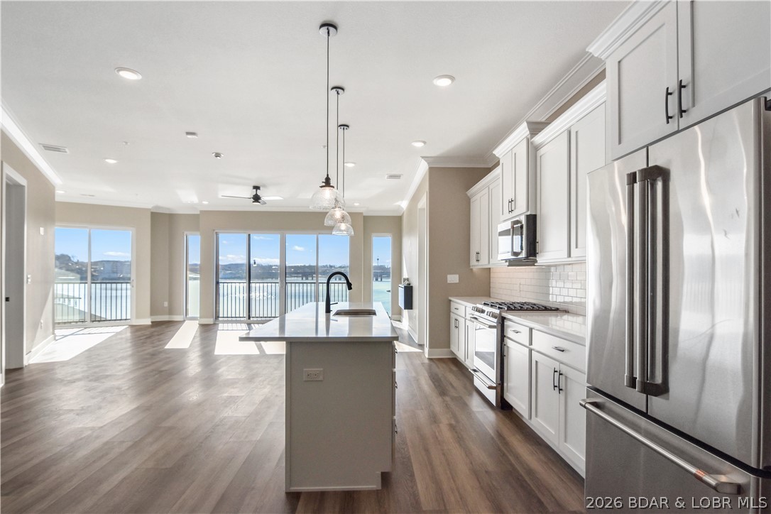 The Hamptons Condominium - Residential