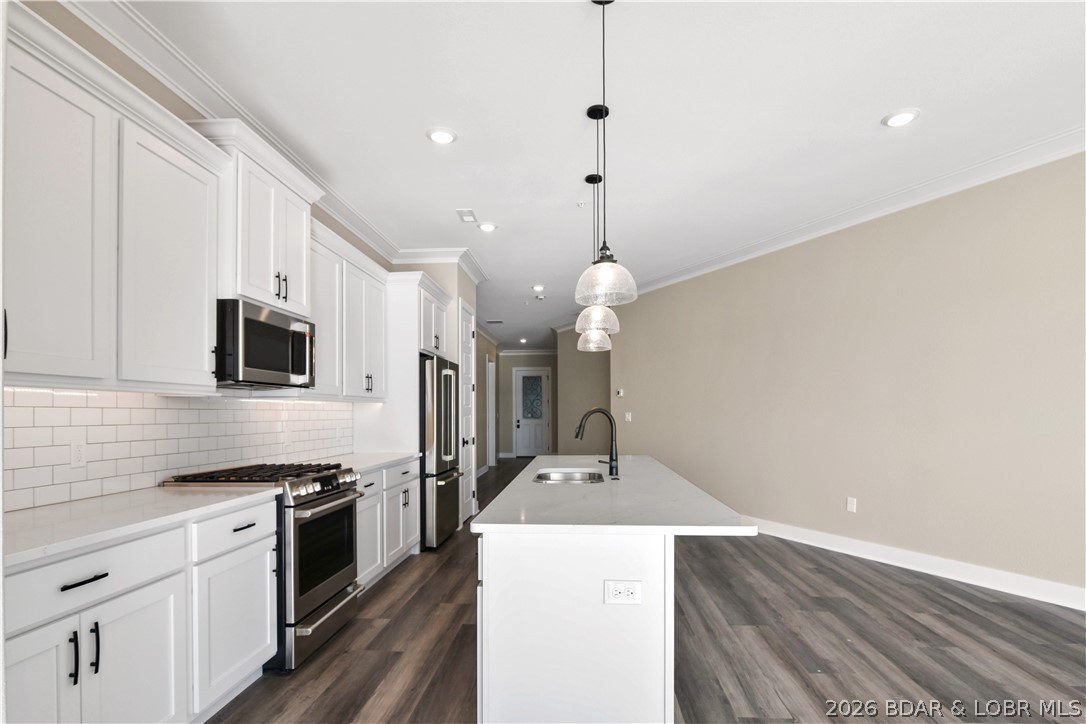 The Hamptons Condominium - Residential