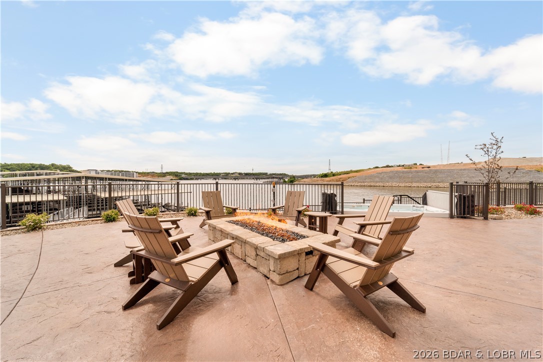 The Hamptons Condominium - Residential