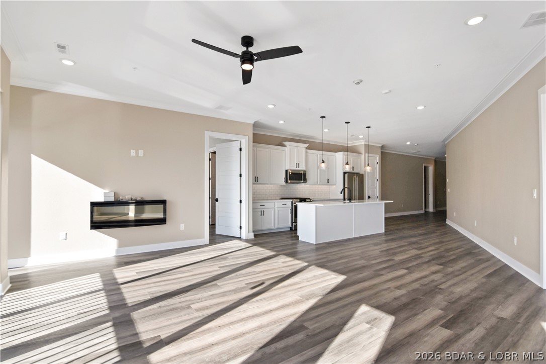 The Hamptons Condominium - Residential