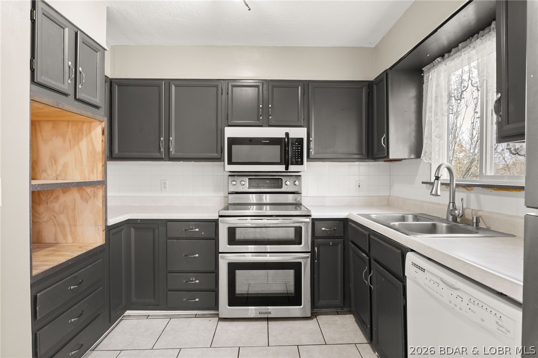 El Tampa Acres - Residential