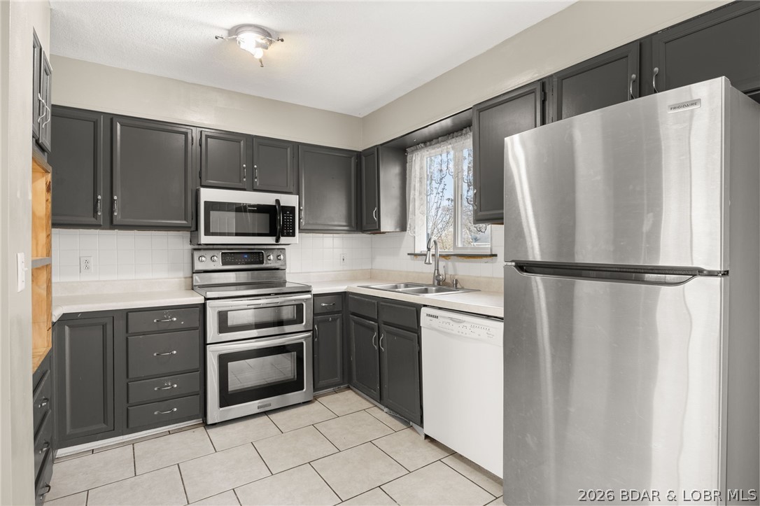 El Tampa Acres - Residential